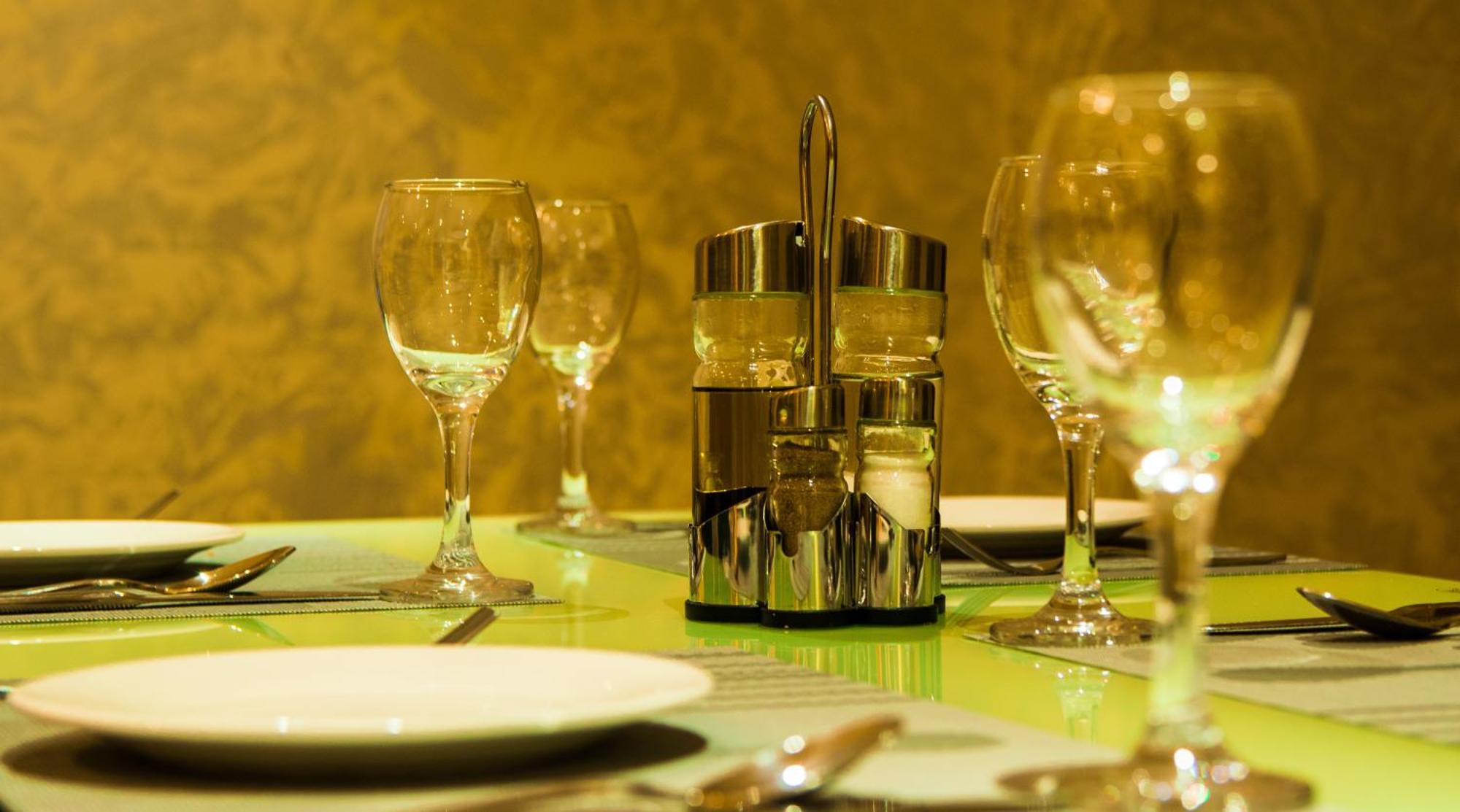 City Park Hotel Apartments Маскат Екстер'єр фото